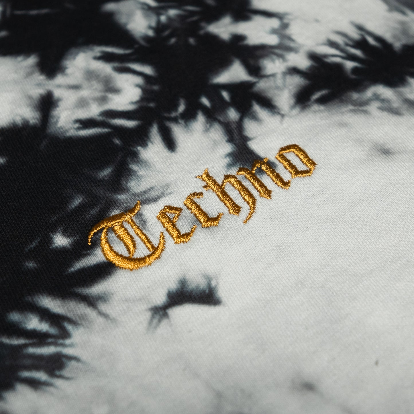 Techno Olde English Crystal Dye Oversized Tee - IKendoit.Shop