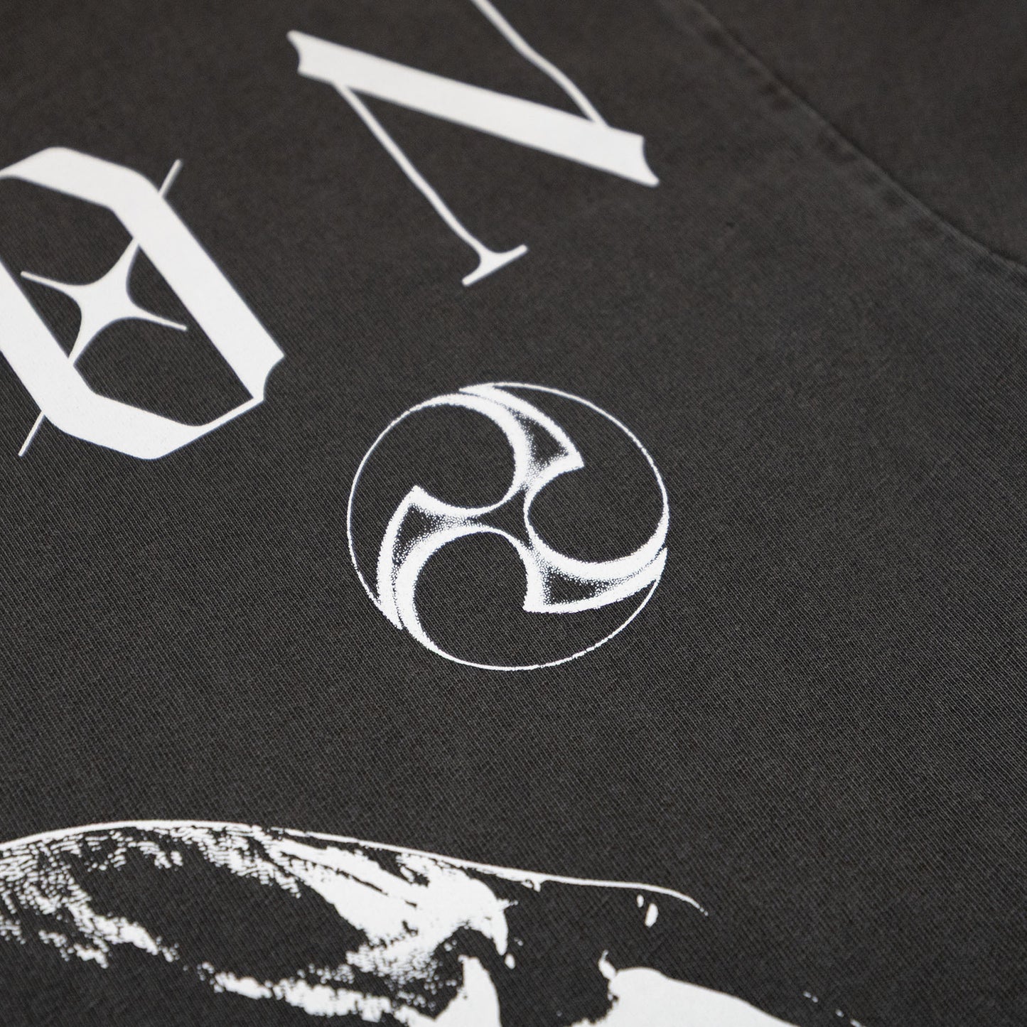 Illusions* Tee / Vintage Black