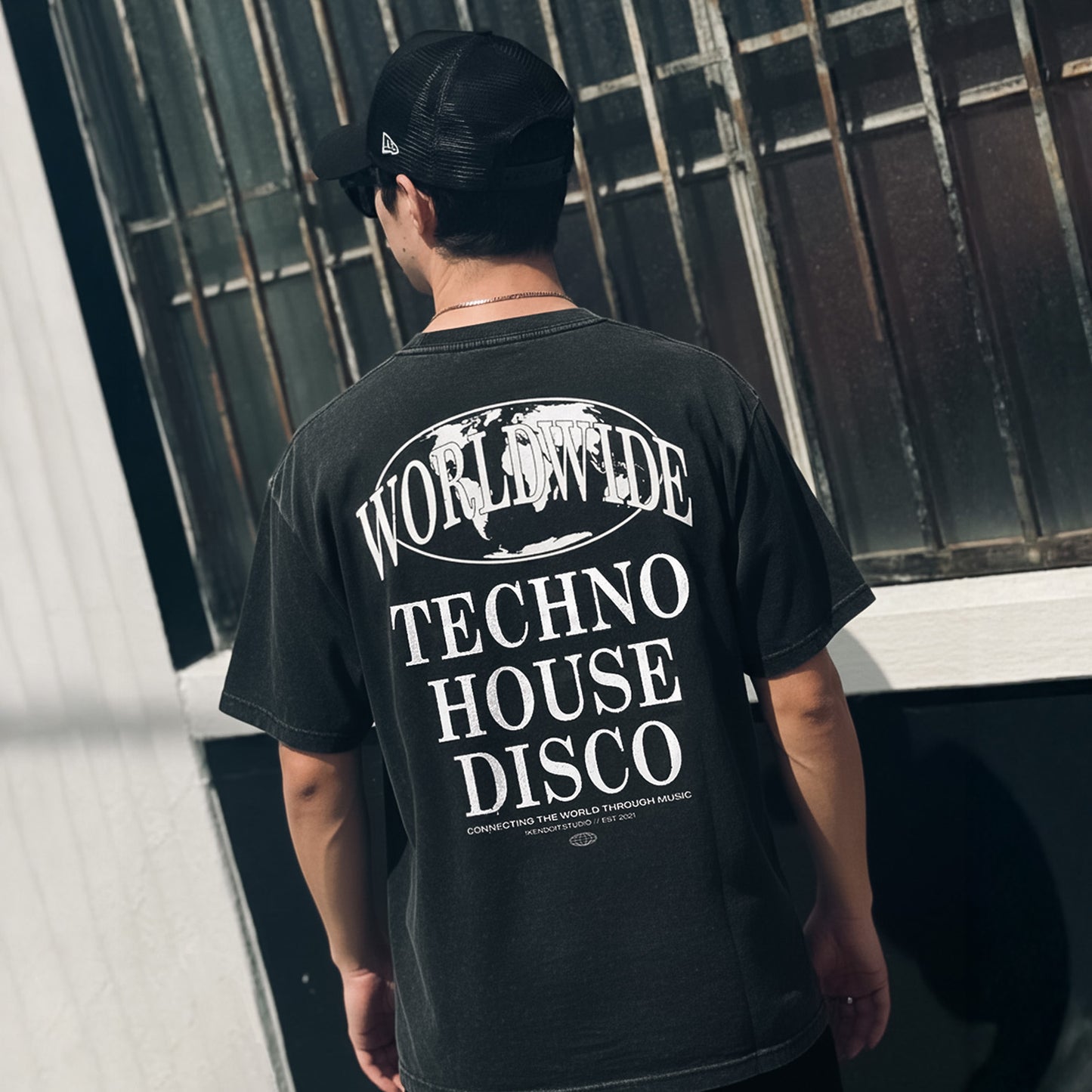 Worldwide Techno x House x Disco Tee / Vintage Black